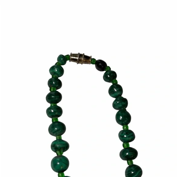 Vintage Genuine Malachite Necklace Graduated Beads Glass Spacers 70 Grams Green - Picture 3 of 4